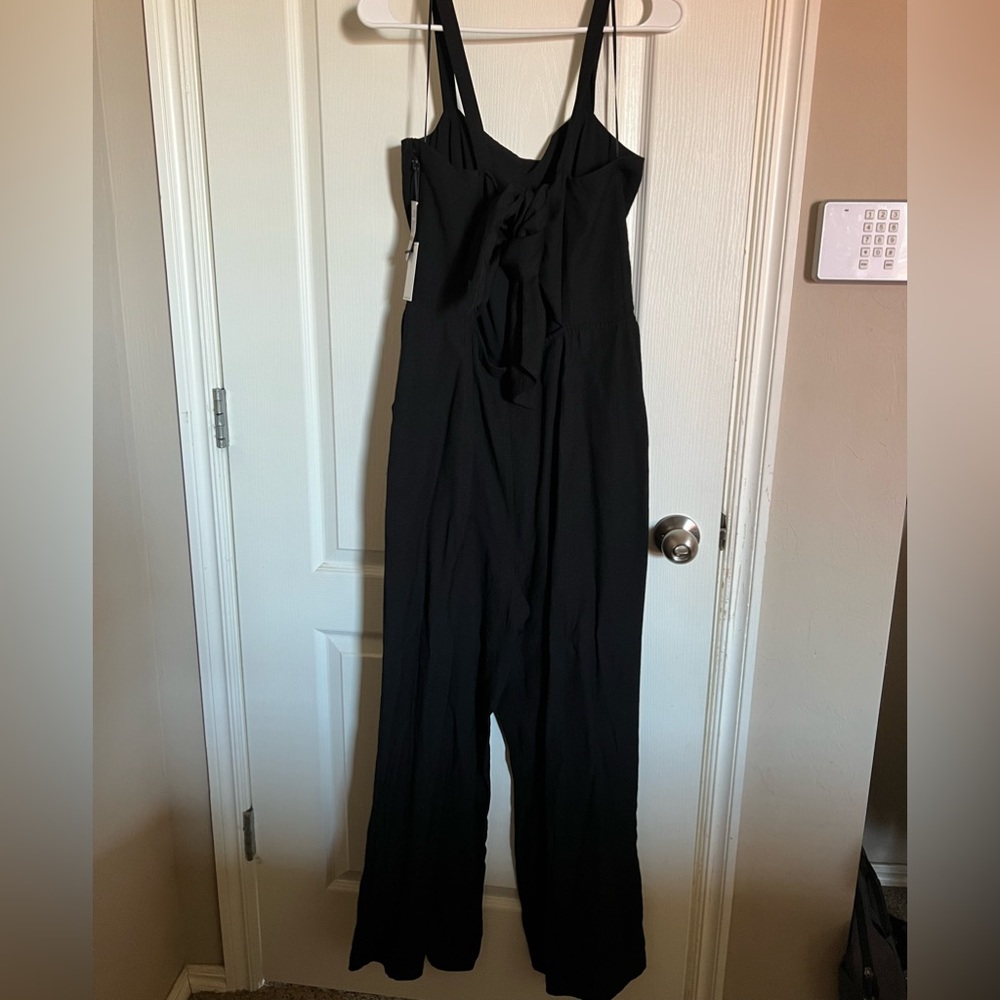 Black jumper with back cutout